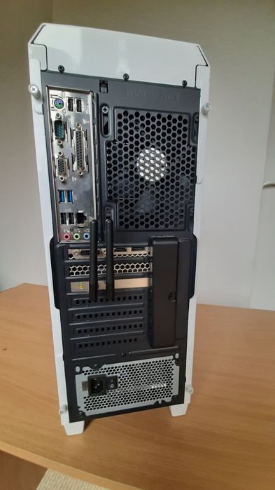 Komputer stacjonarny 1T+240GB 16GB RAM