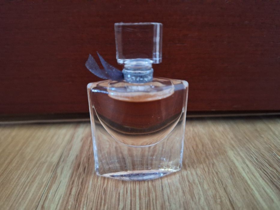Perfumy Lancôme La vie est belle 4 ml  + kosmetyczka gratis