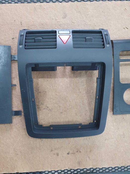 Panel konsola ramka kratka Vw Touran 04 rok kpl