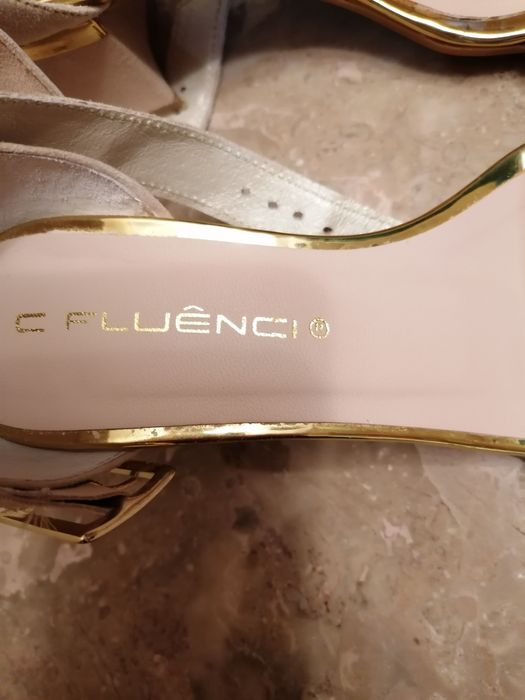 Sandálias de senhora o