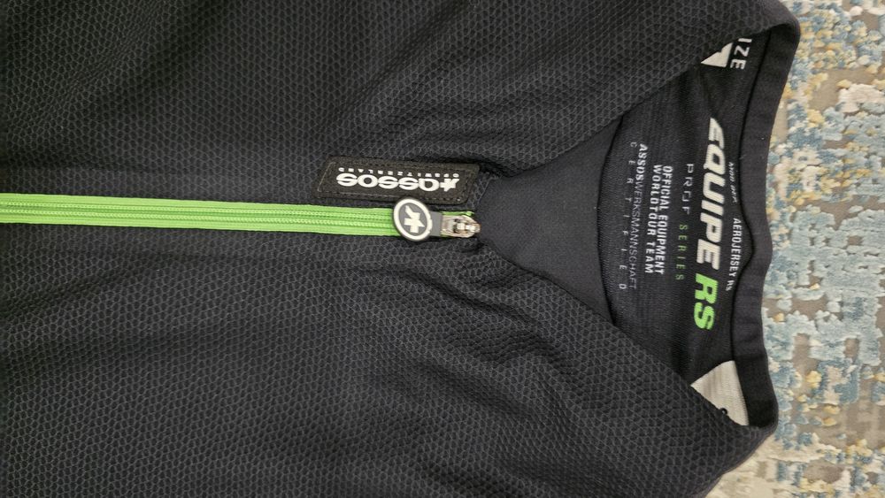 Jersey topo de gama ASSOS EQUIPE RS Prof Series.