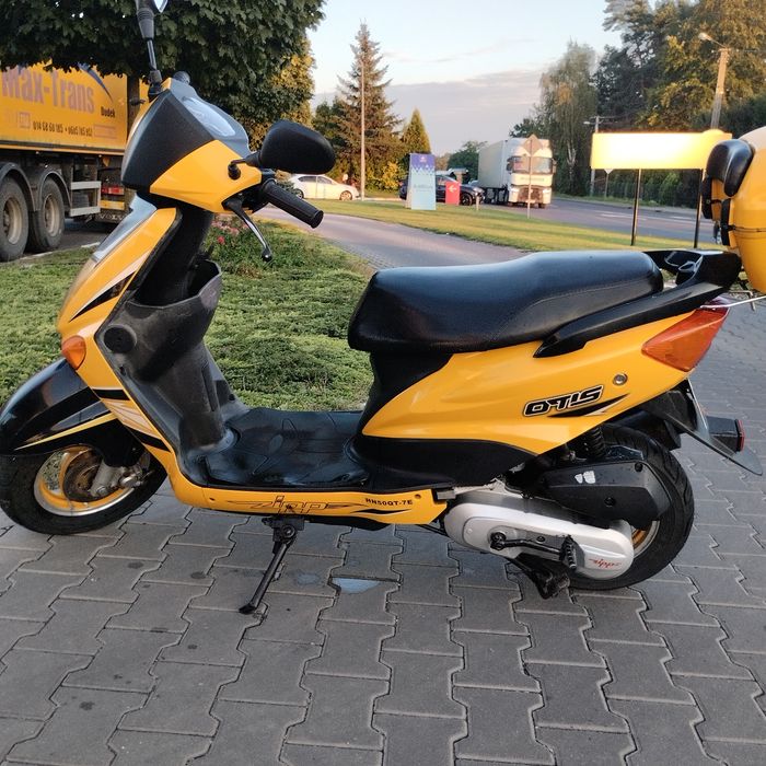 Skuter ZIPP rok produkcji 2008 silnik 2T poj 50cc