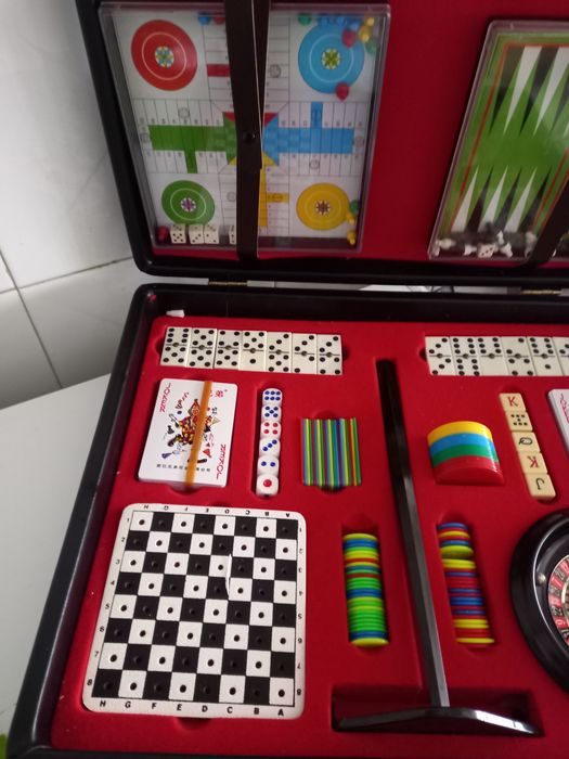 Kit de jogos de mesa.