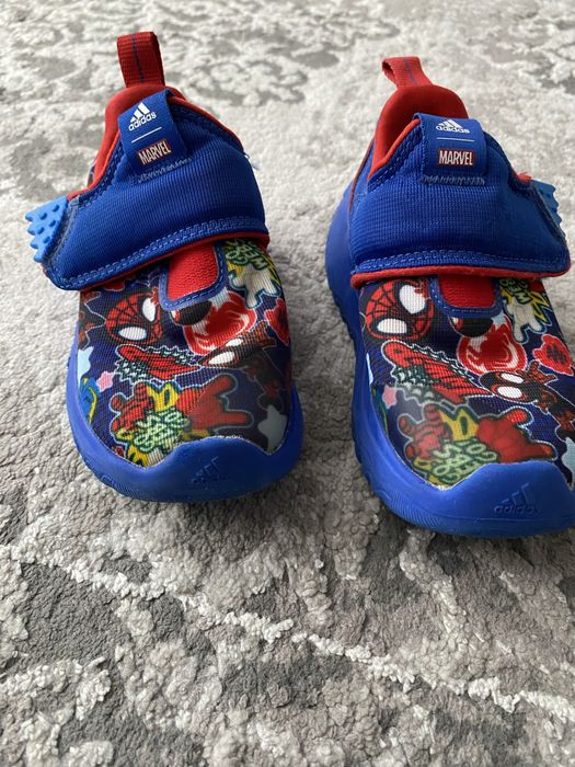 Кросівки Adidas Marvel