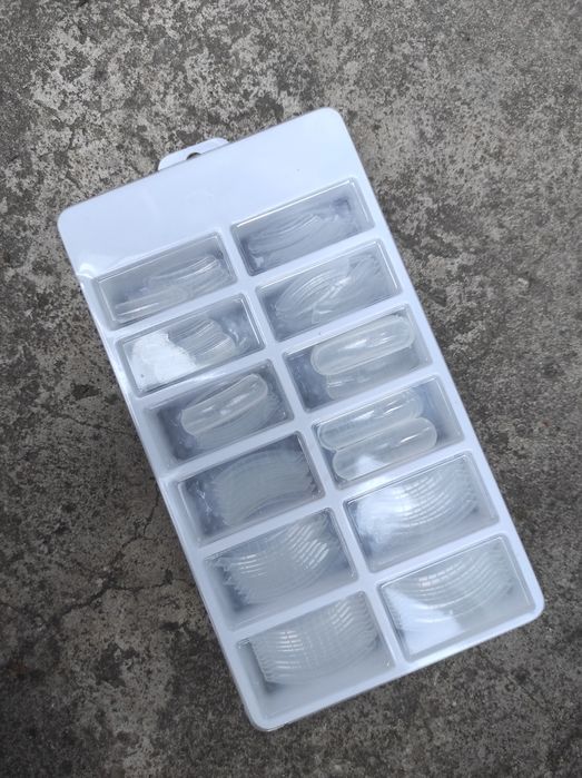 Форми для нарощення нігтів