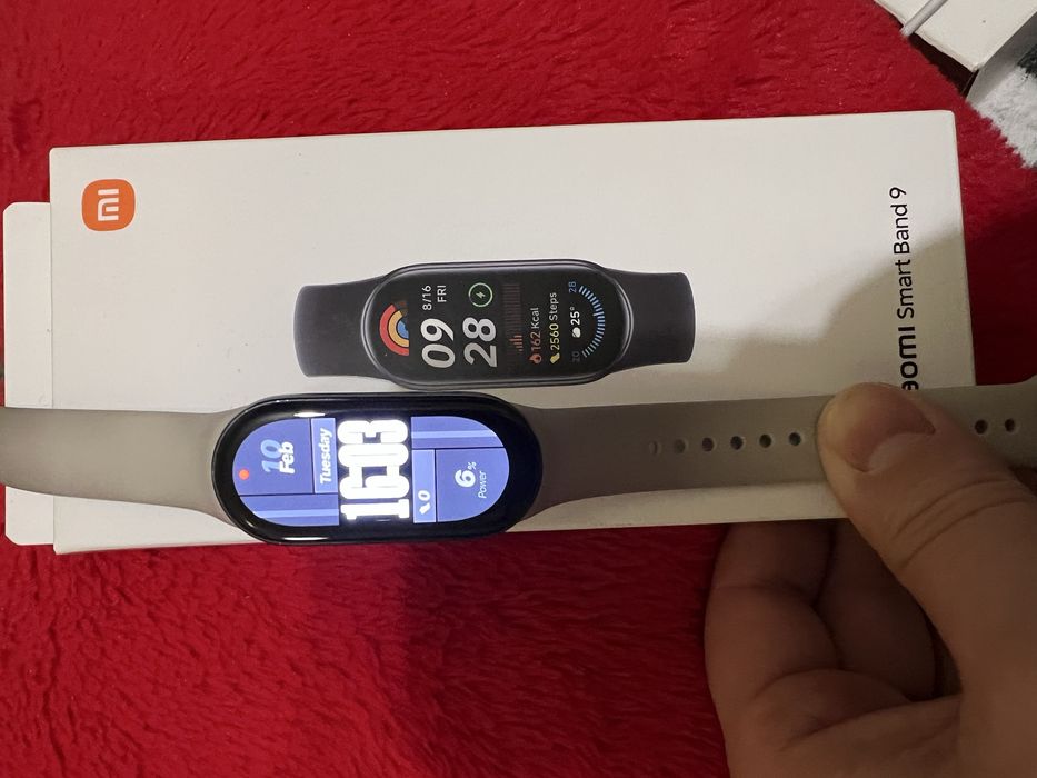 Mi band 9 vs Mi band 8 в ідеальному стані