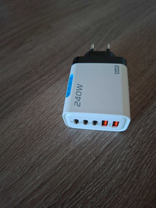 Szybka ładowarka 240W   5 porty do telefonów
