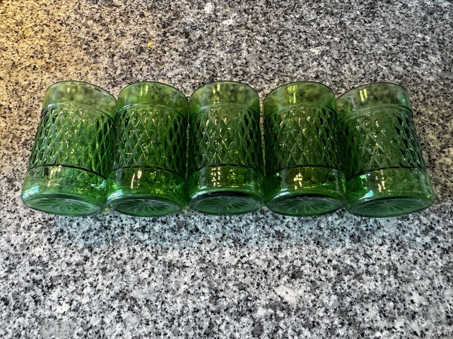 5 copos de vidro martelado verdes