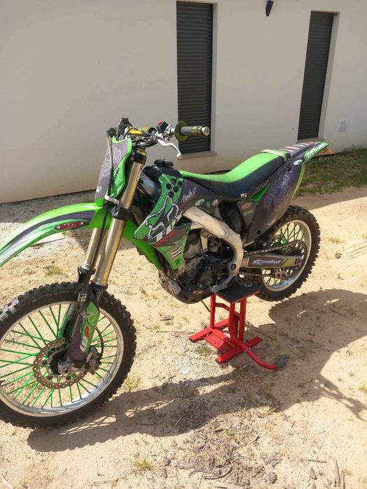 KXF 250 Kawasaki com documentos