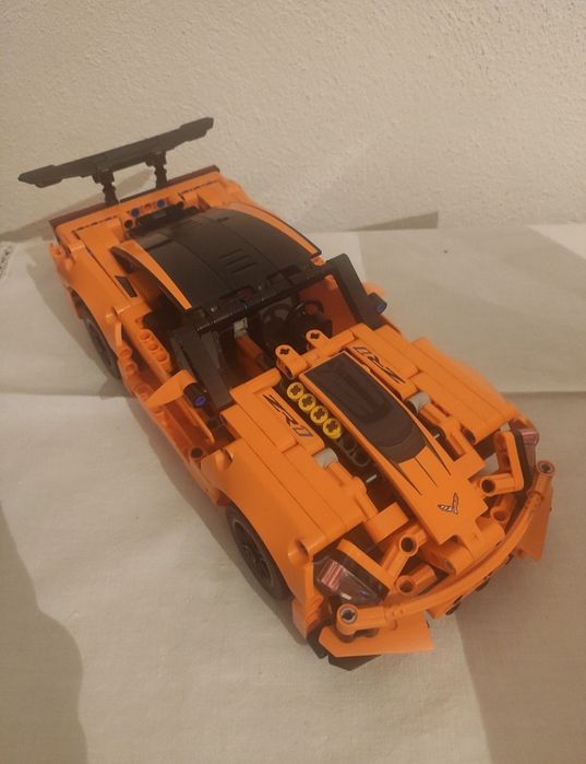 Lego Technic Chevrolet Corvette ZR1 42093