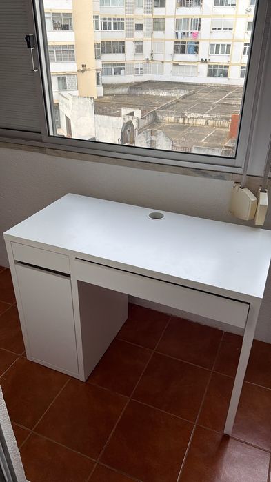 Escrivaninha + Cadeira
