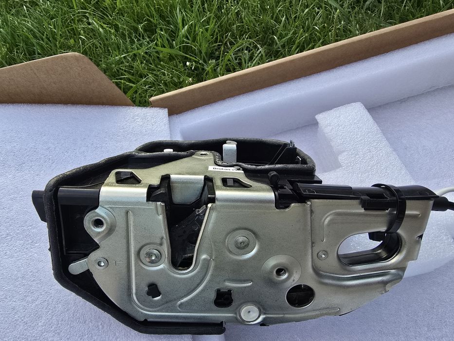 Дотяжка дверей з замком BMW F06