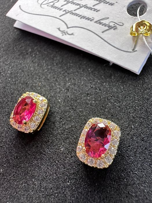 Сережки з позолотою(лабораторним рубін).Сережки 925 Пусети з камінням