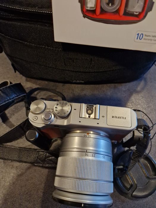Aparat Fujifilm X-A3 z torbą i szybkozłączką