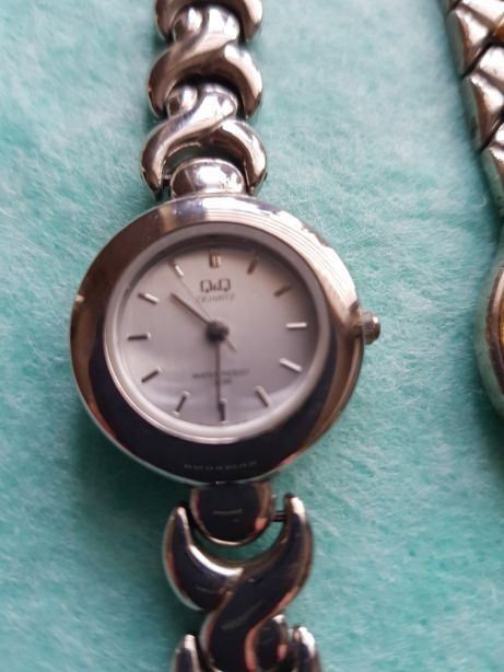 Zegarek klasyczny damski z bransoletką