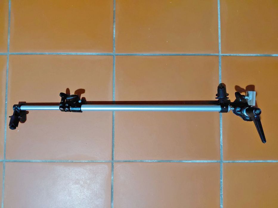 Braço extensor para suporte de refletor / difusor