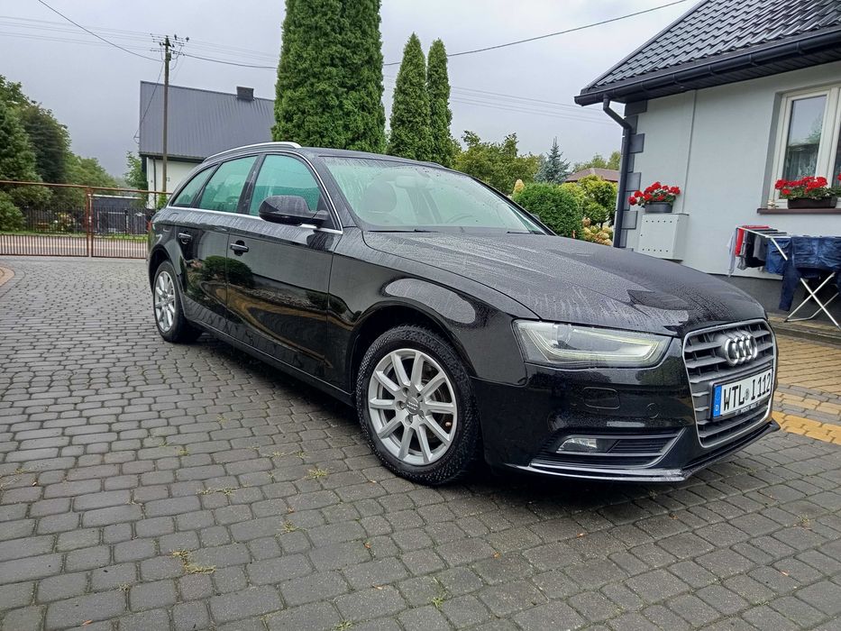Audi A4 B8 2.0tdi-143km-lift-ksenon-hak-navi-sprowadzony!