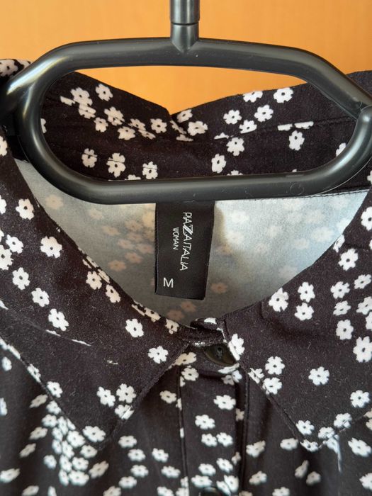 Чорна тепла сукня в дрібні квіточки