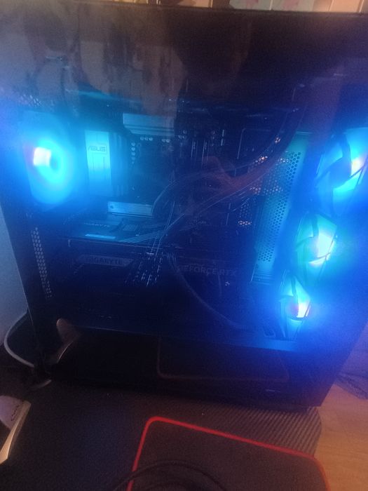 Komputer gamingowy 5070 ti windforce 32 GB ram cl 30 ddr5 , 7 7800 x3d