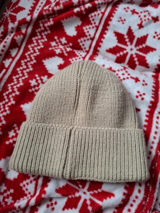 Czapka mega sztos beżowa C