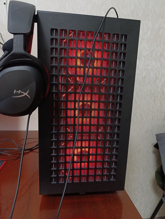 Ігровий ПК Ryzen 5 7500F + RTX 5060 8GB + монітор Samsung 32" 165Hz