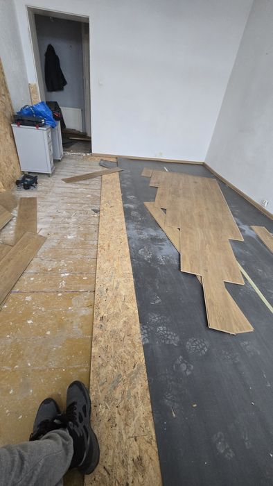 Oddam za darmo panele podlogowe 35m2