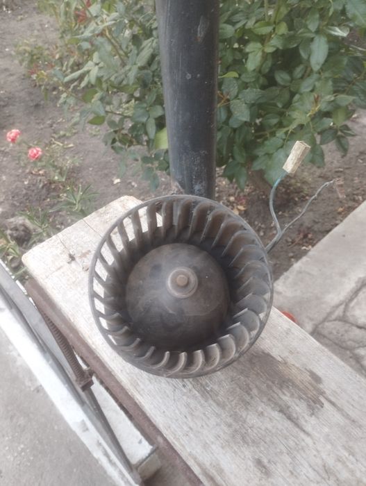 Мотор з винтилятором