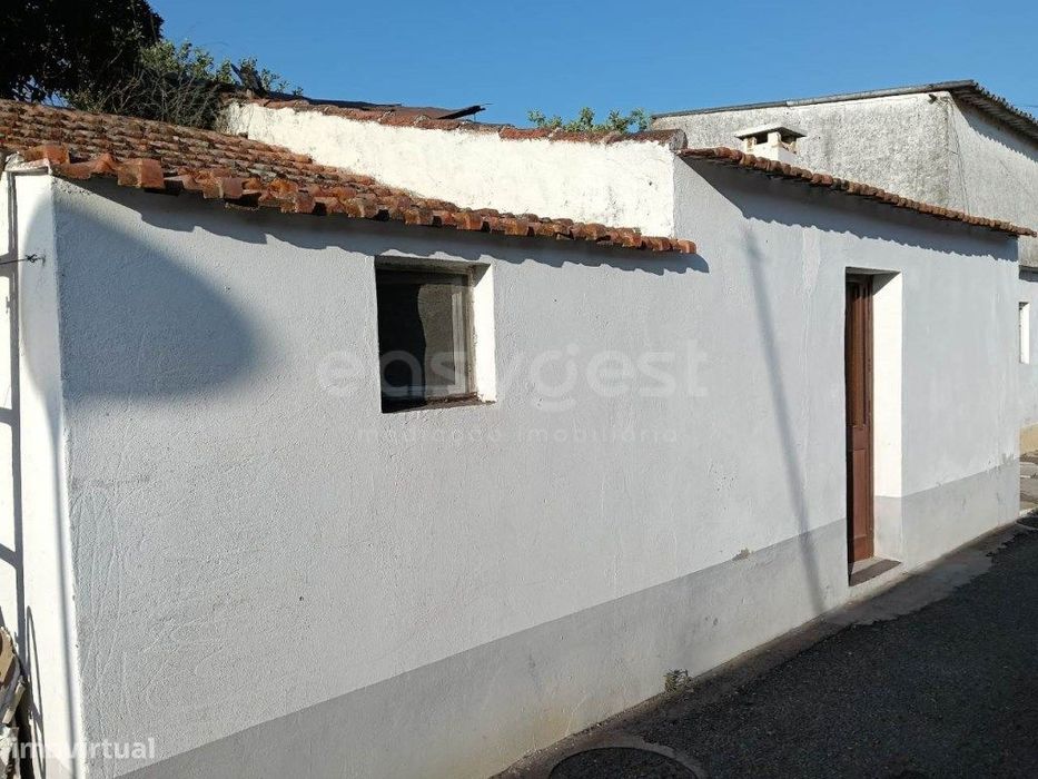 Moradia e Terreno para Construção em Bairro de Val D'Oca, Aljustrel