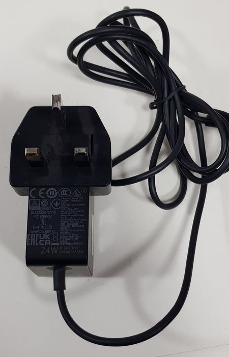 Блок питания Microsoft 1736 "24w 15v 1.6a surface pro