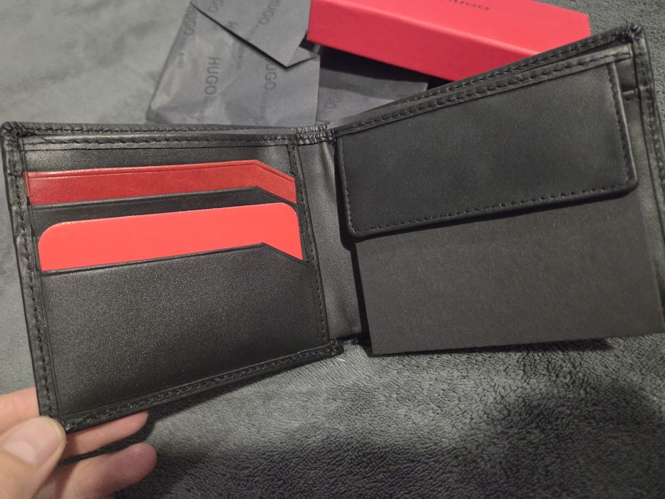 Meski czarny portfel Hugo Boss