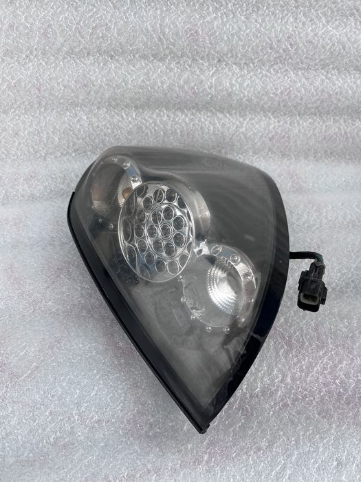 Лівий задній ліхтар Mitsubishi L200 (2006-2015)