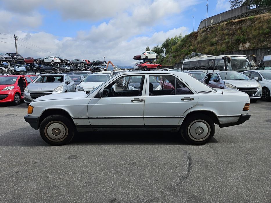 Mercedes-Benz 190D 2.0D de 1989 para peças