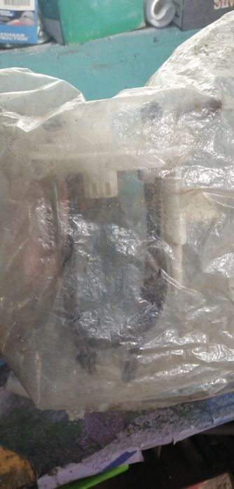 Кронштейн топливного насоса 42052AG860