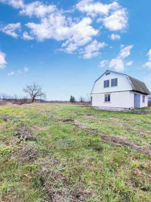 Дача з приватизованою ділянкою біля річки Десна с.Гориця / SZ