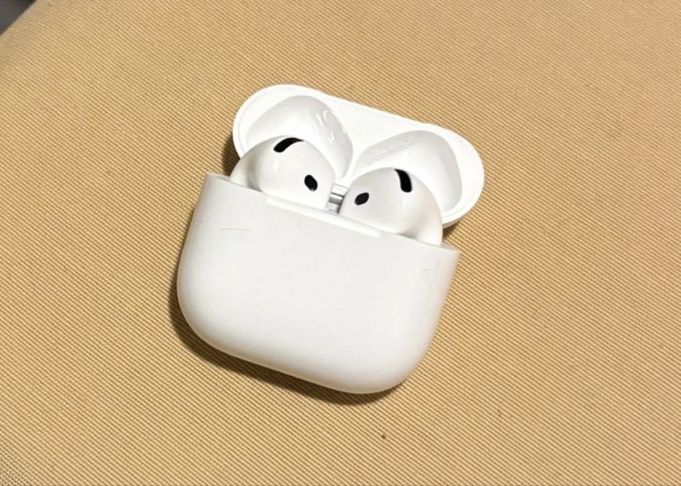 VENDO AIRPODS 4 APPLE