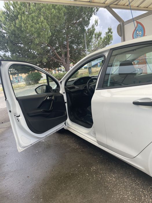 Vendo meu peugeot 208 diesel