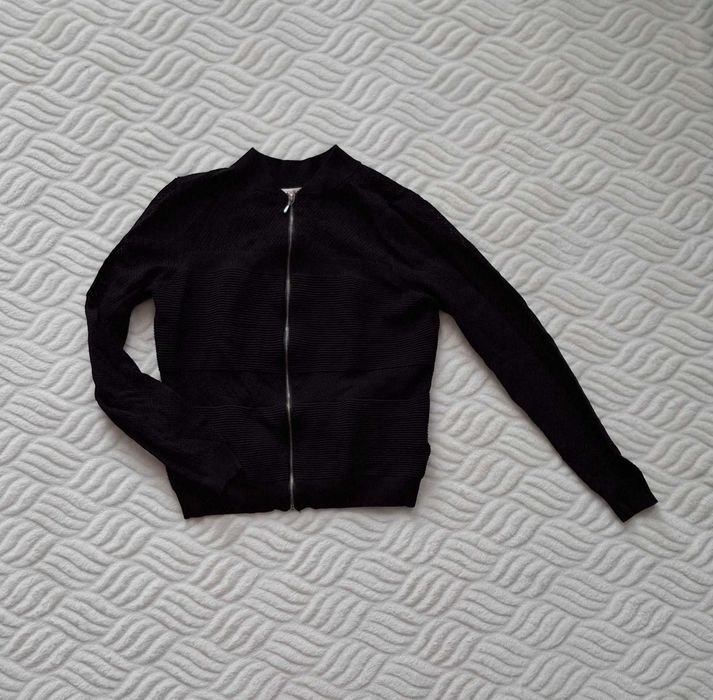 Czarna bluza rozpinana rozmiar S