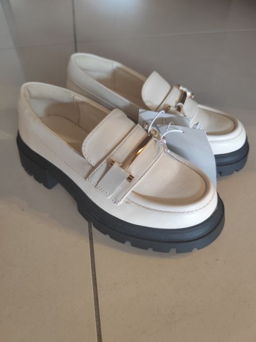 Buty dziewczęce r.30 Reserved