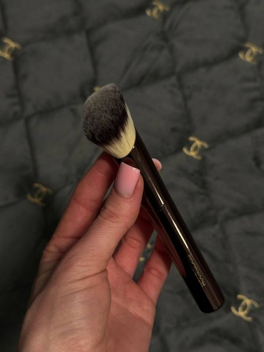 Пензлик для макіяжу Hourglass