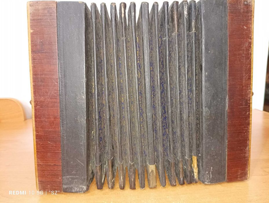 Stary bandoneon - guzikówka - harmonia.