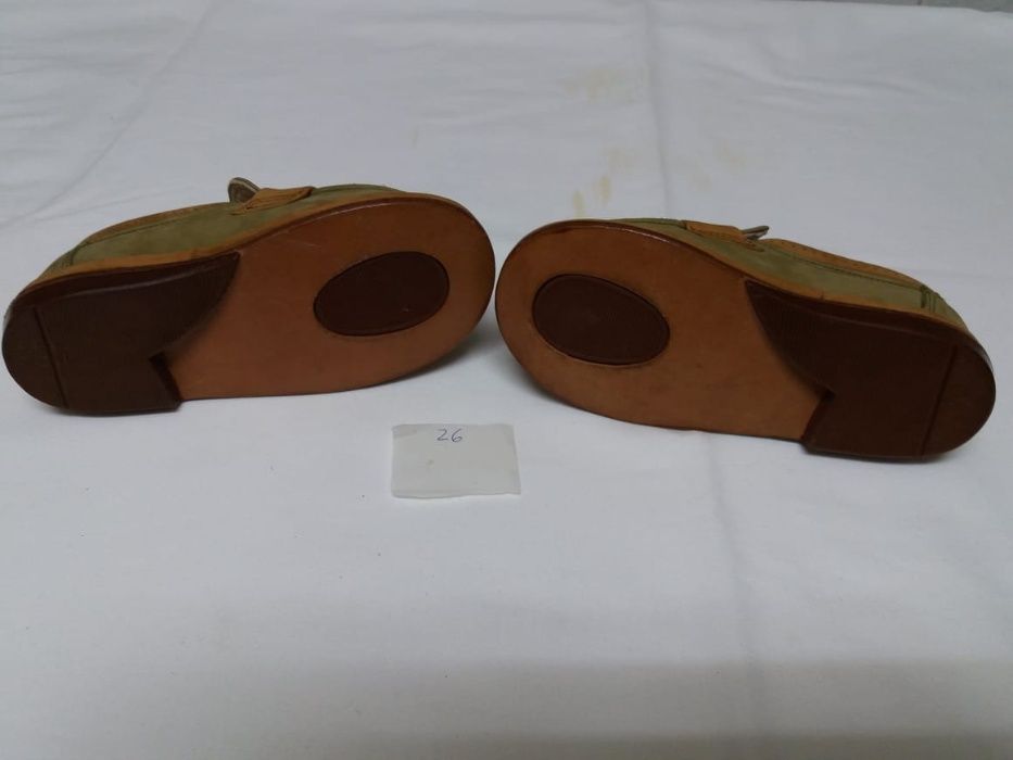 Sapatos de camurça criança nº 26 novos