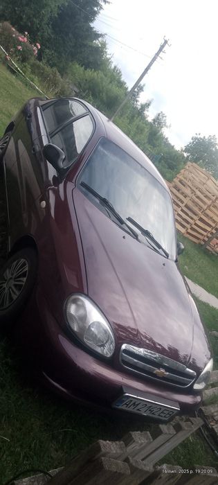 Продам машину ланус Шевроле