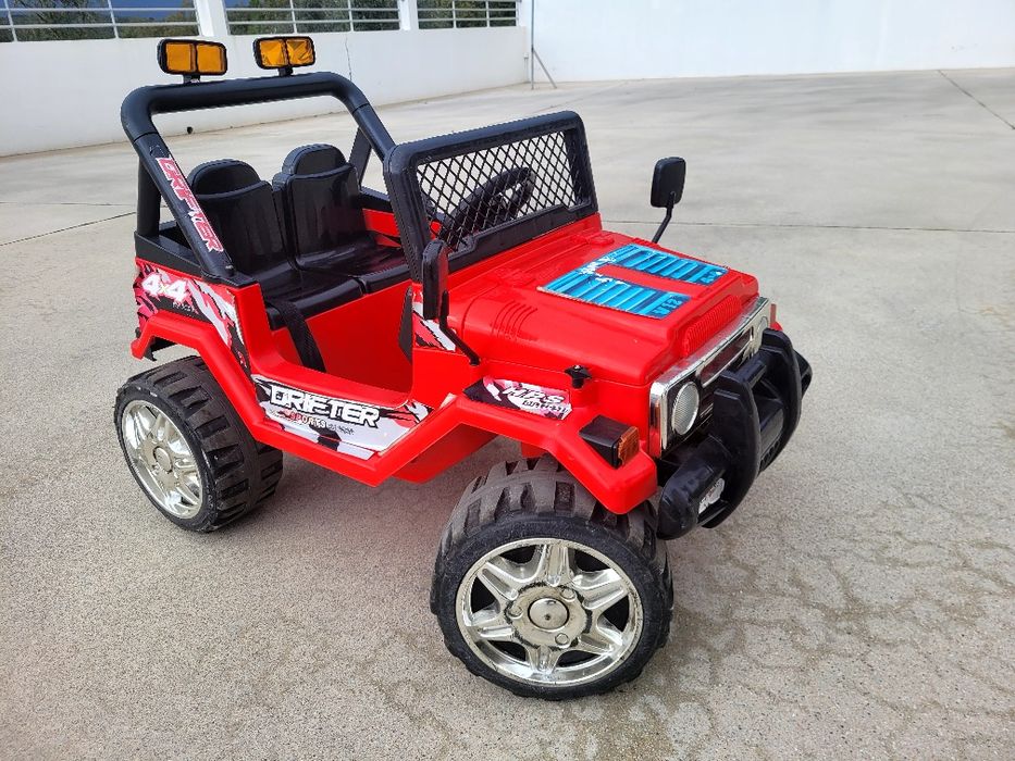 Carrinho eléctrico  de criança