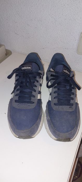 Tenis Adidas N° 42   Usado em bom estado Entrego Alfragide e Benfica