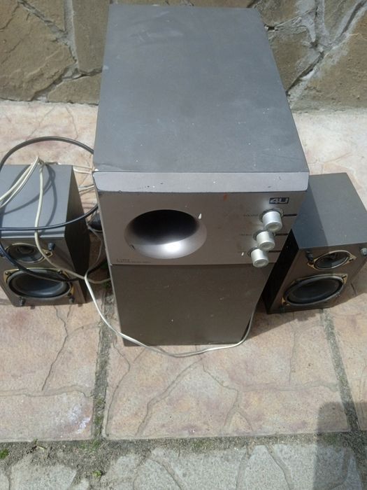 Продам усилитель с колонками