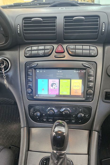 Rádio Android 14 com GPS Mercedes W203/W209 (Artigo Novo)