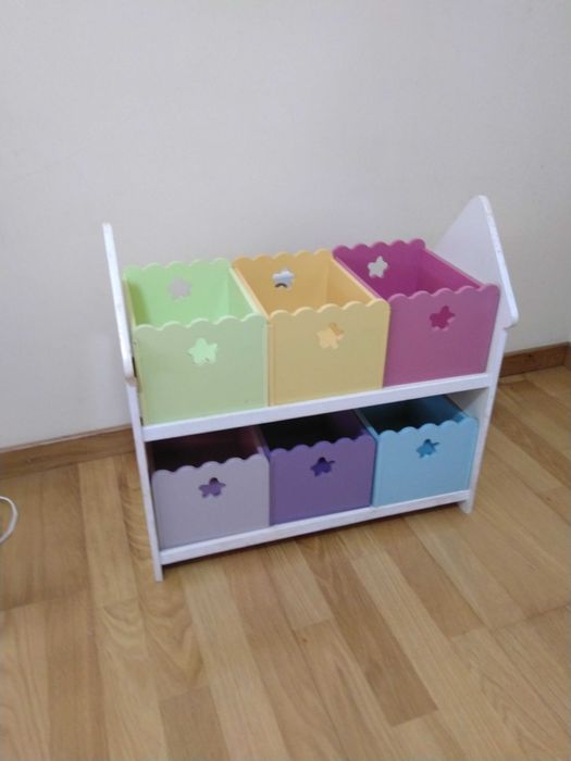 Caixas de arrumação para criança.