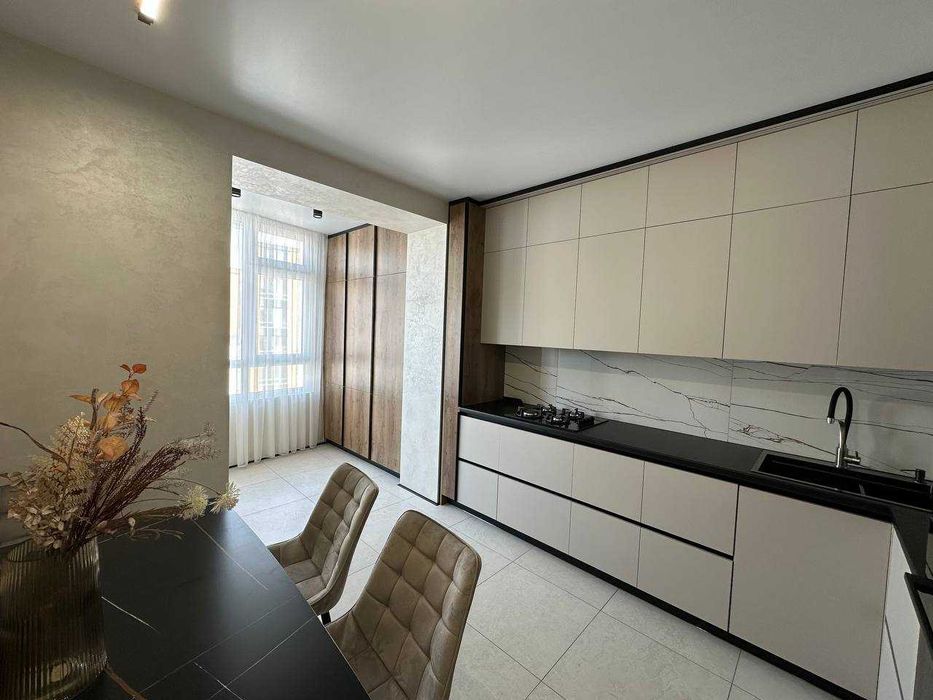 Стильна квартира на Зарічанській, дизайнерський ремонт.