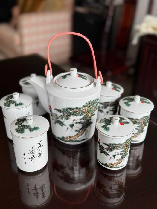 Conjunto de Chá com Motivo de Garças e Pinheiros