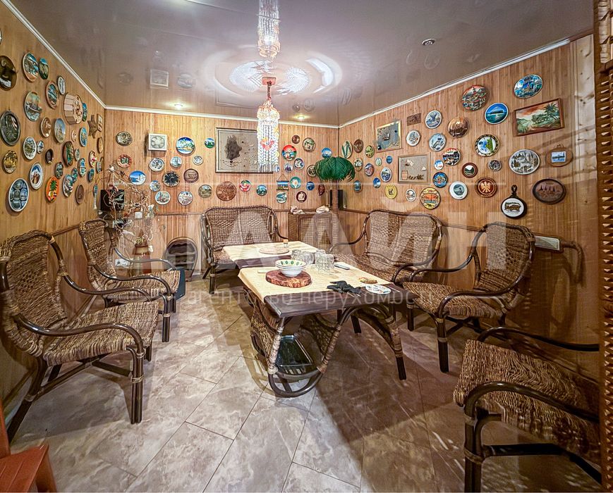 Гарний будинок на Правому 350 м2 , 16 сот